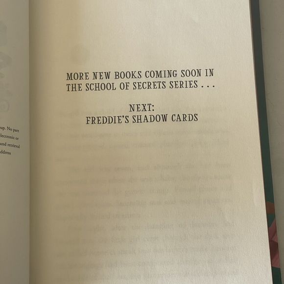 School of Secrets: CJ's Treasure Chase (Disney Descendants) Reading Book Fiction - Picture 13 of 14